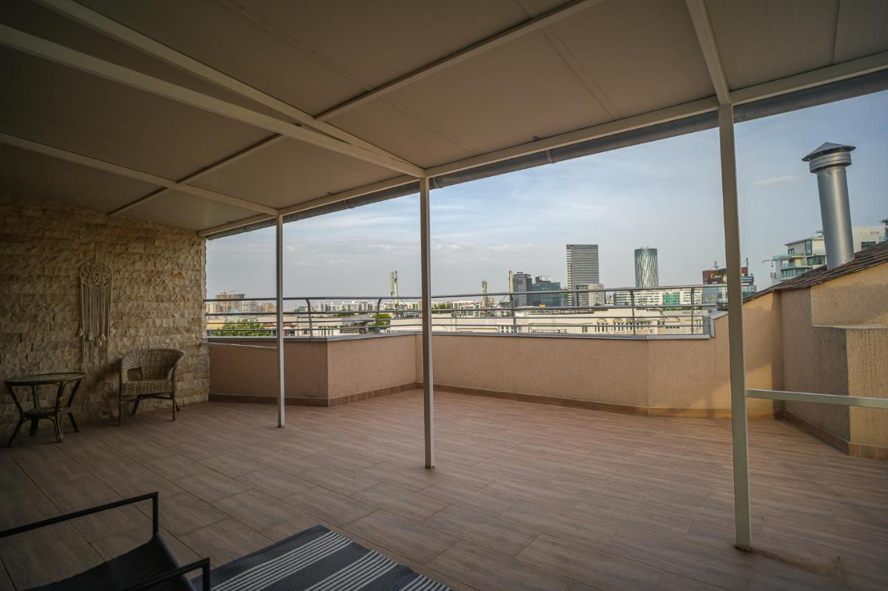 Penthouse With Huge Rooftop & Amazing City View Bukarest Exteriör bild